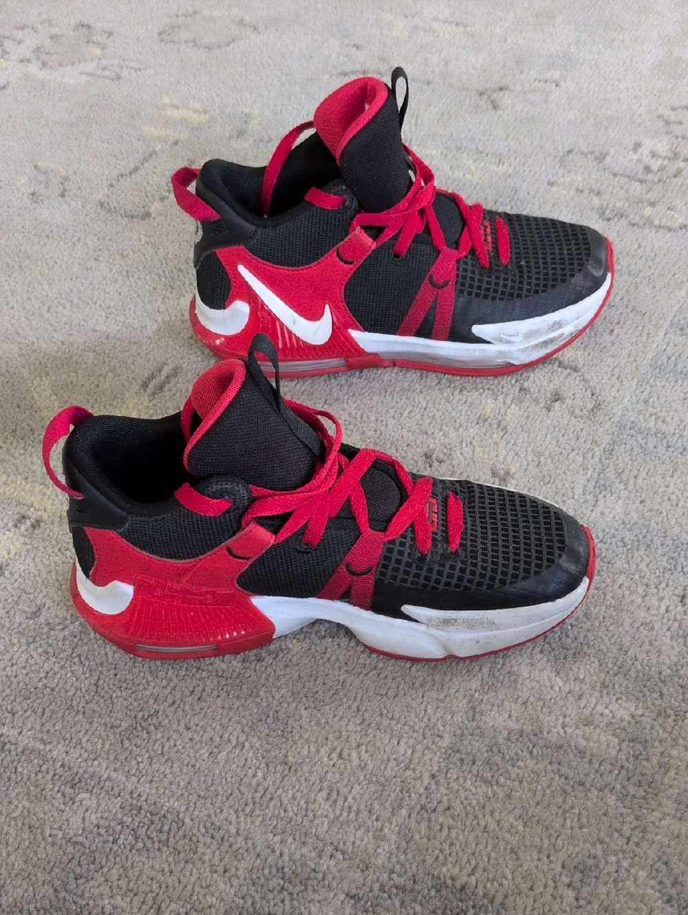 Nike LeBron Witness Kids Black and Red Basketball Shoes